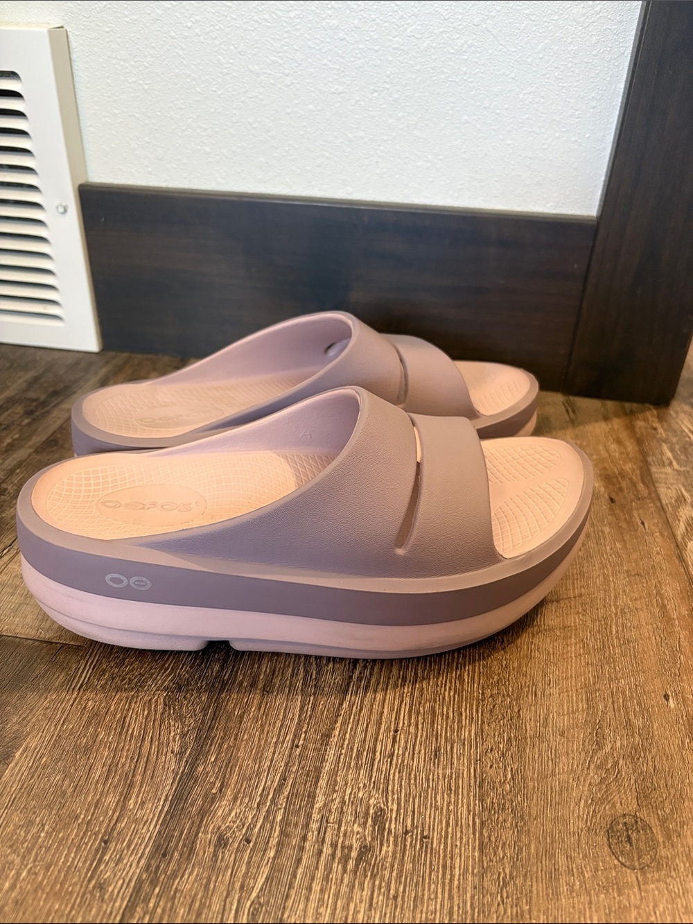 Oofos Omega Ooahh Slides